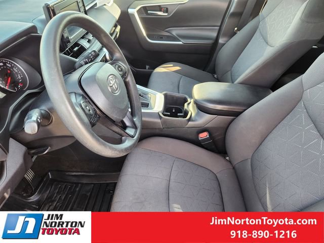 Used 2022 Toyota RAV4 XLE image 13