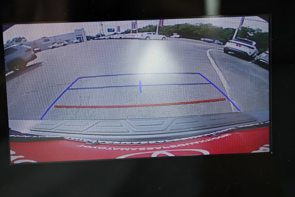 Certified 2018 Toyota Corolla LE FWD image 14