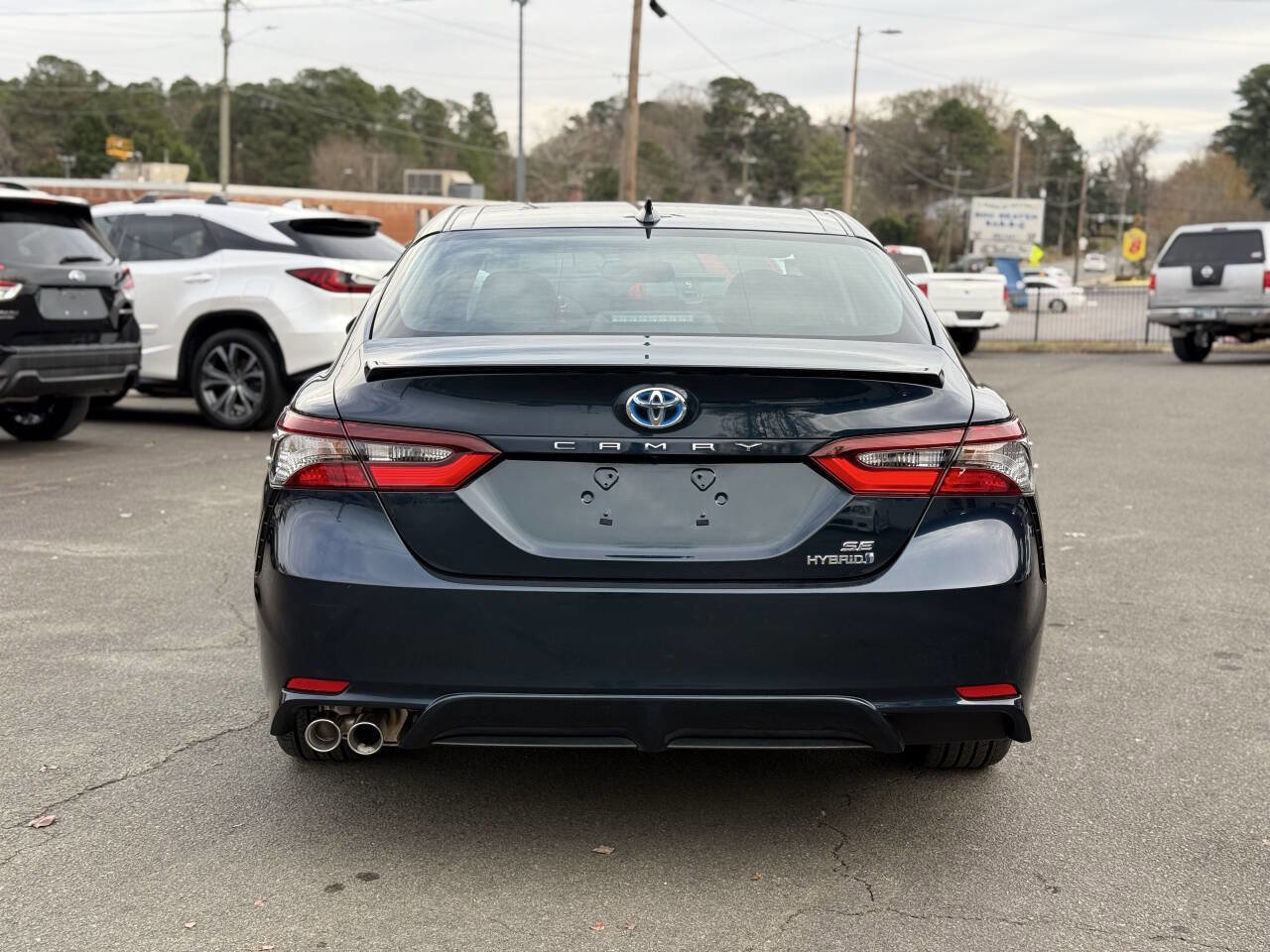 Used 2021 Toyota Camry SE image 7