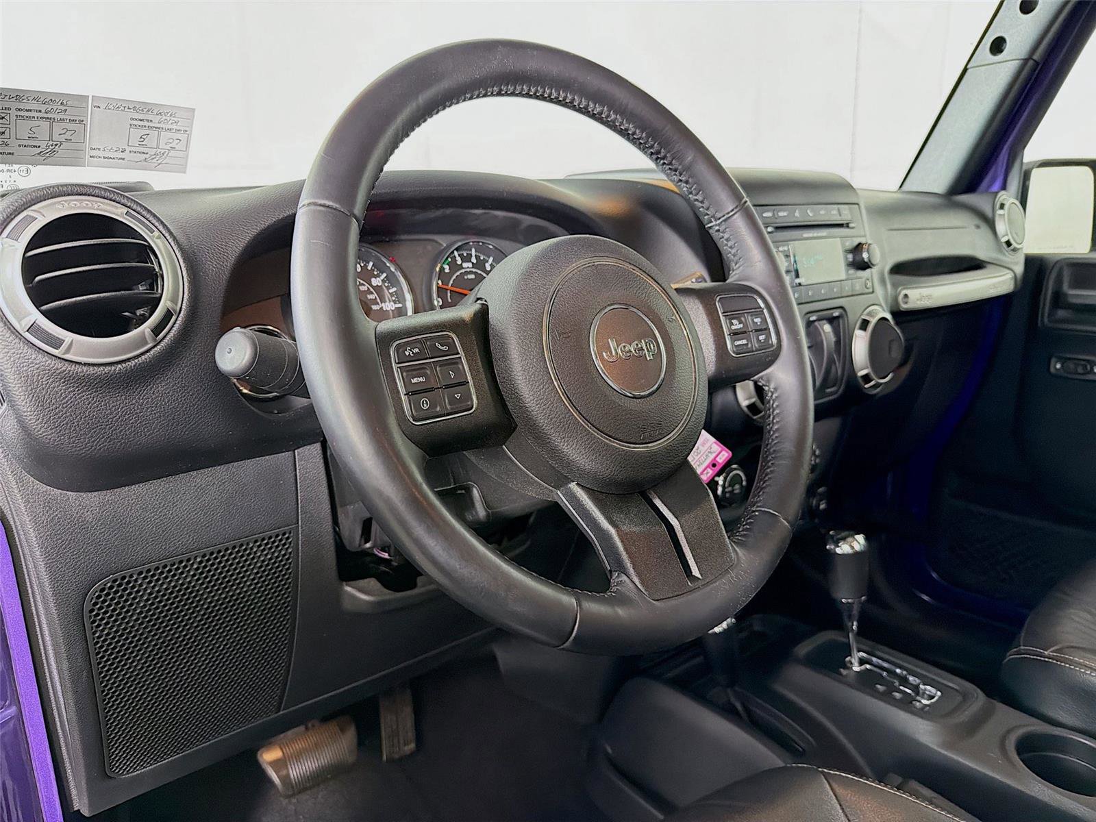 Used 2017 Jeep Wrangler Sahara w/ Connectivity Group AWD/4WD image 9