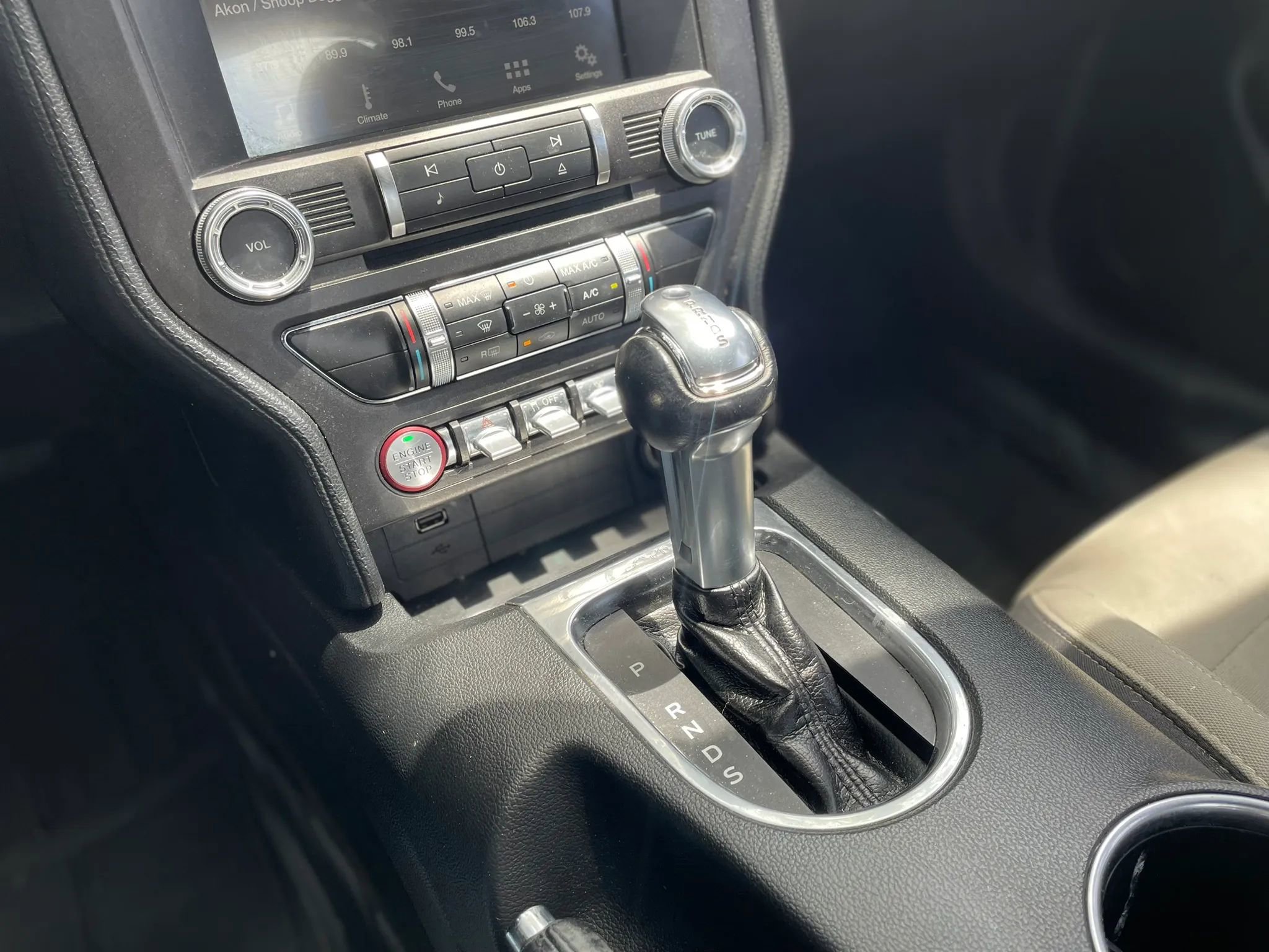 Used 2018 Ford Mustang Coupe w/ Equipment Group 101A RWD image 14