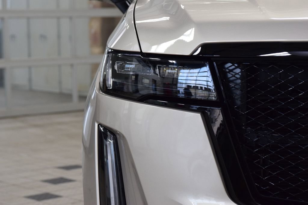 Used 2024 Cadillac Escalade ESV Sport Platinum w/ LPO, ONYX Package AWD/4WD image 12