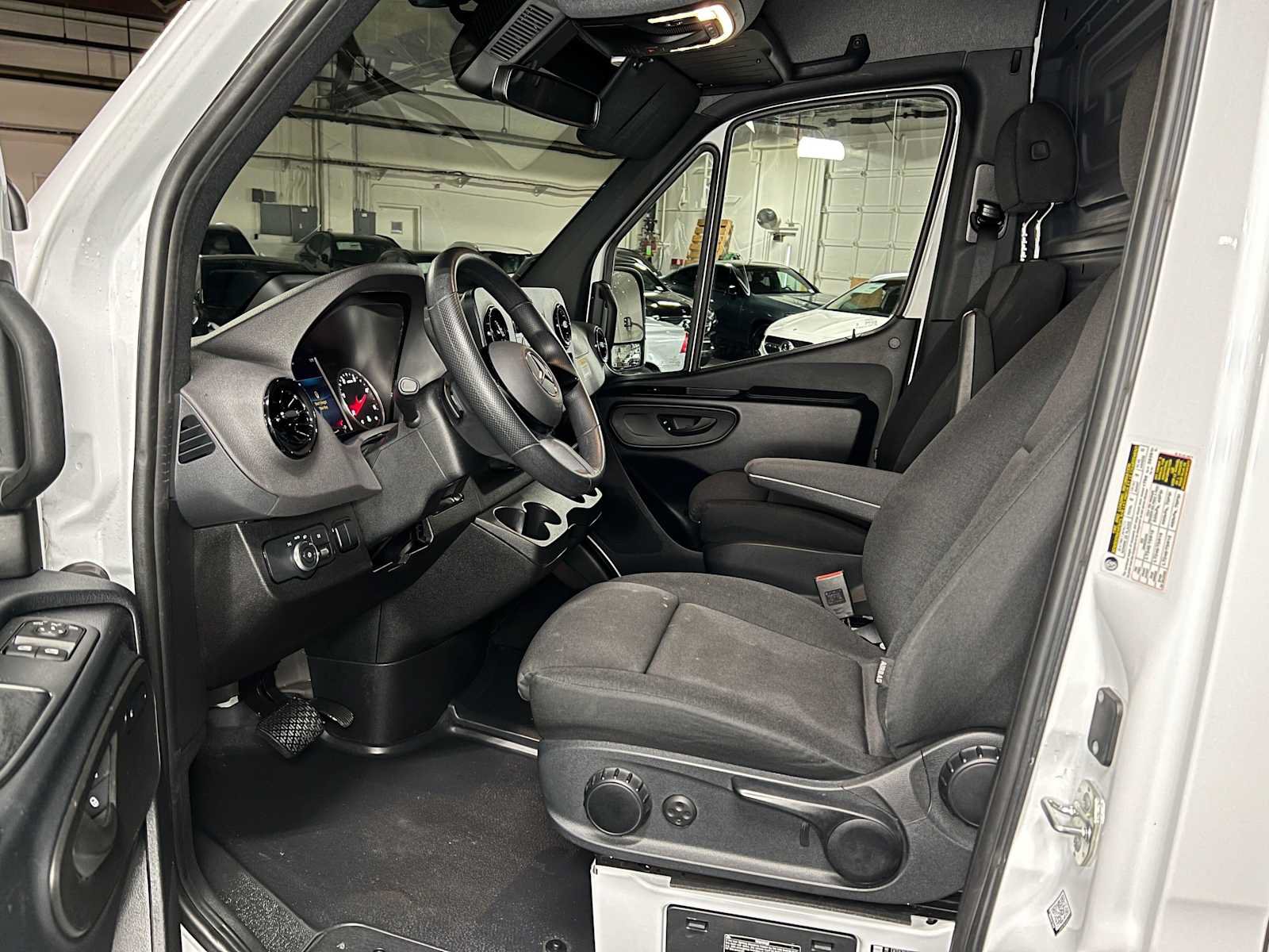 Used 2025 Mercedes-Benz Sprinter 2500 image 19