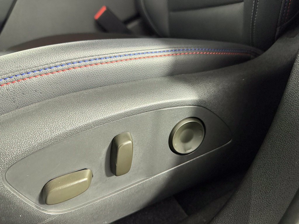 Used 2024 Chevrolet Equinox EV RS FWD image 24