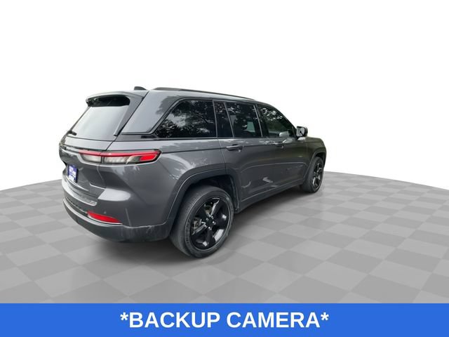 Used 2022 Jeep Grand Cherokee Altitude AWD/4WD image 9