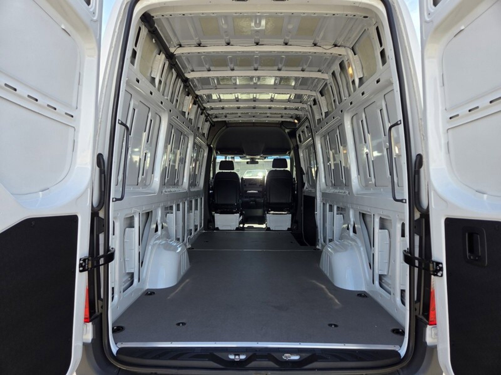 New 2025 Mercedes-Benz Sprinter 2500 image 13