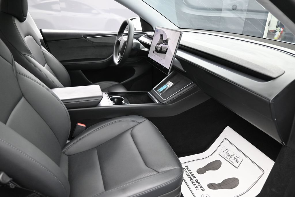 Used 2026 Tesla Model Y AWD image 30