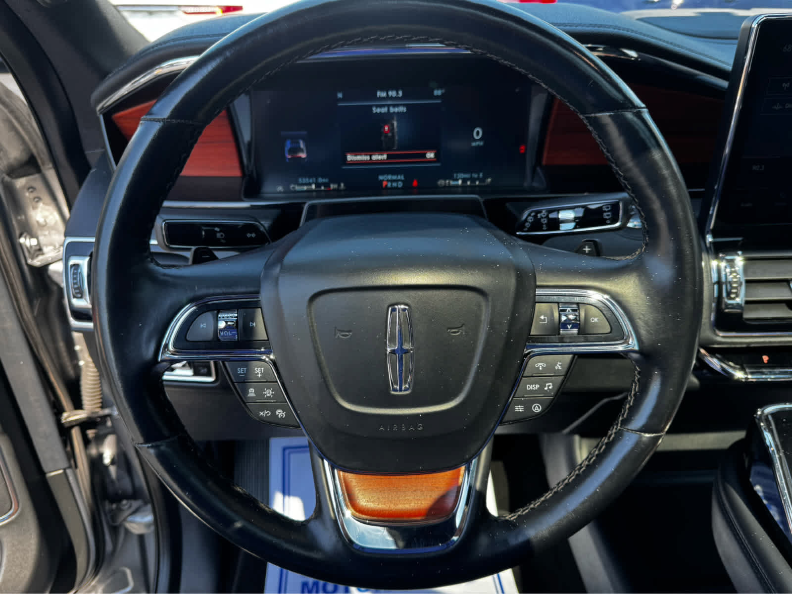 Used 2024 Lincoln Navigator L 4WD image 5