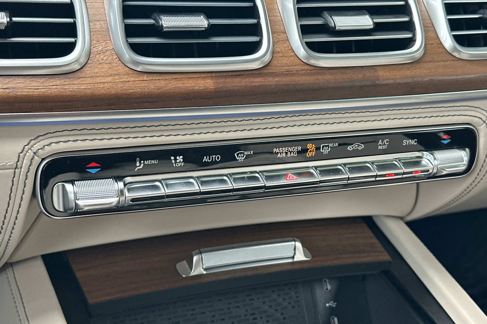 New 2026 Mercedes-Benz GLS 63 AMG 4MATIC image 22