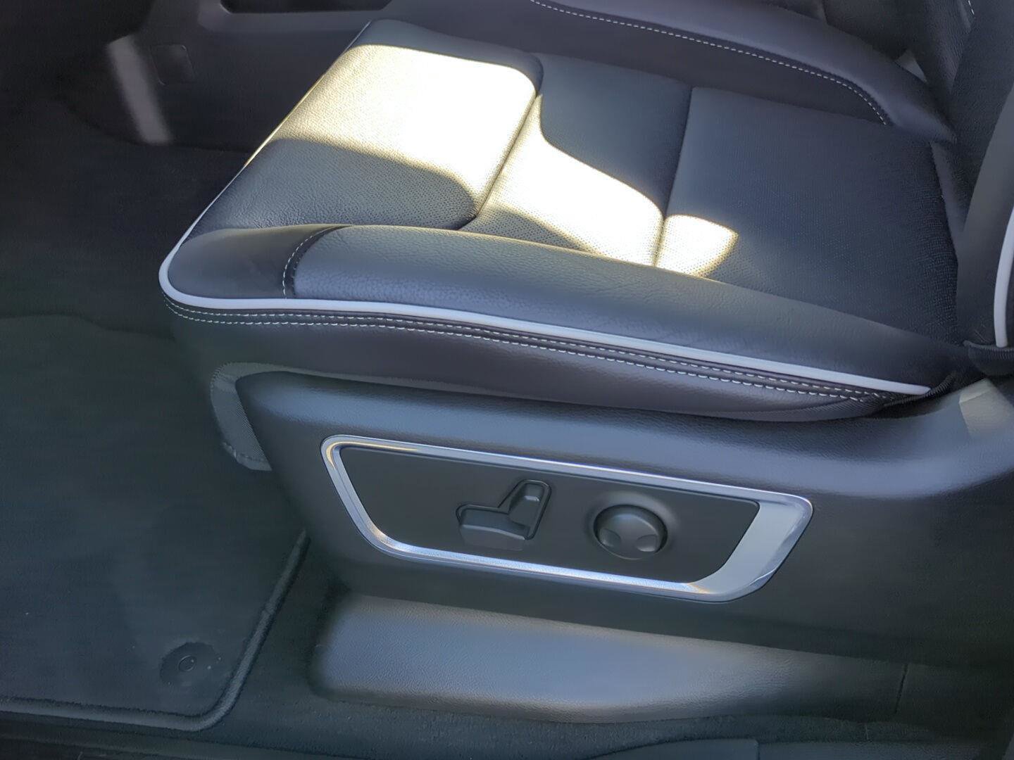 New 2026 RAM 1500 Laramie w/ Night Edition image 15