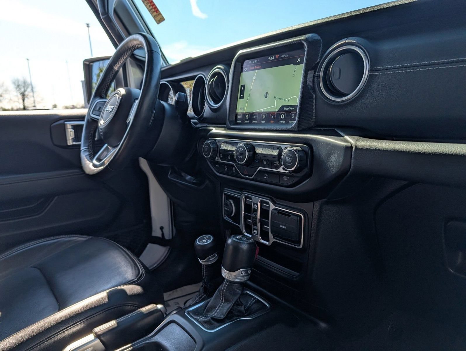 Used 2022 Jeep Wrangler Unlimited Sahara w/ Cold Weather Group AWD/4WD image 26