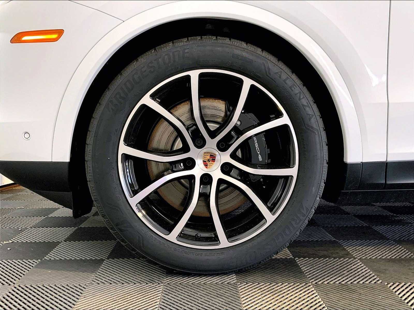 New 2025 Porsche Cayenne E-Hybrid image 11