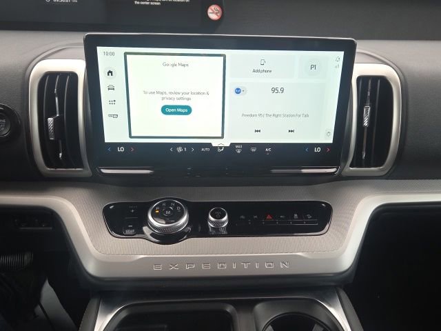 Used 2025 Ford Expedition Active AWD/4WD image 32