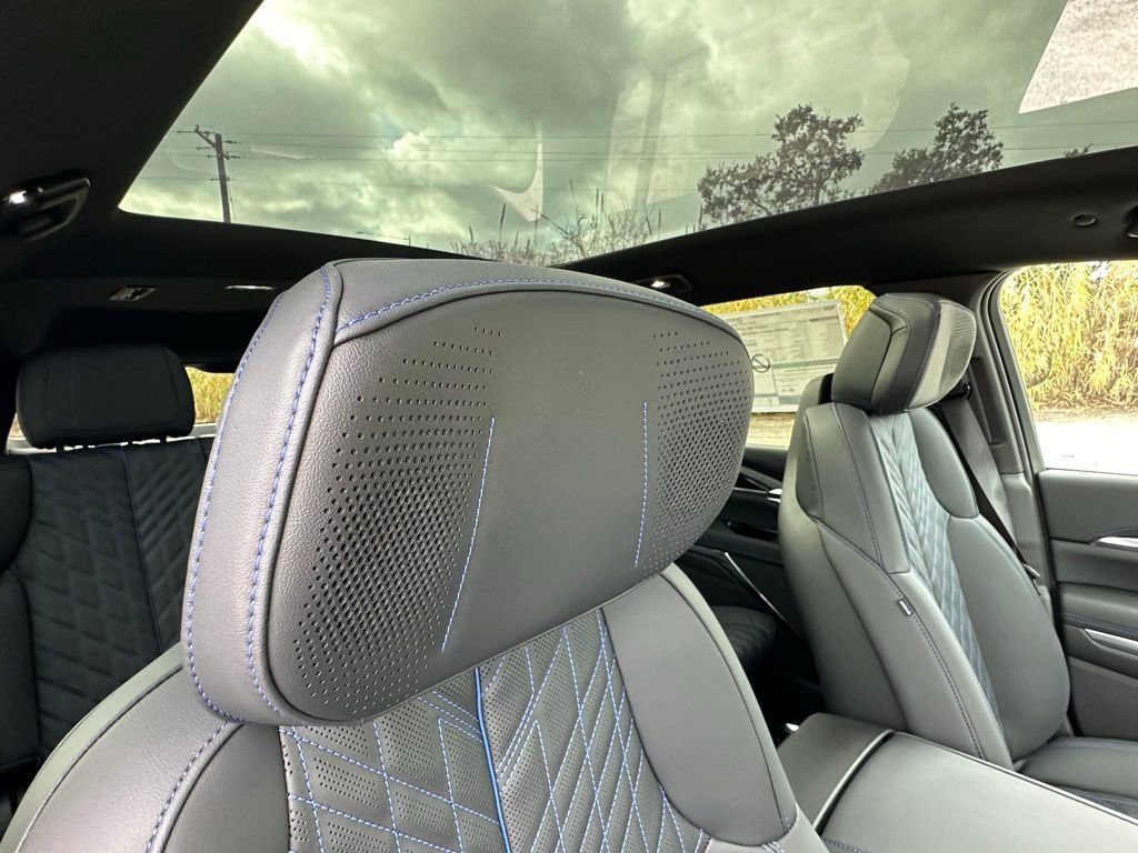 New 2025 Cadillac Escalade IQ Sport 1 w/ LPO, ONYX Package AWD/4WD image 19