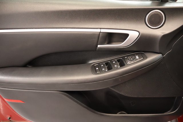Used 2025 Hyundai Sonata SEL FWD image 9