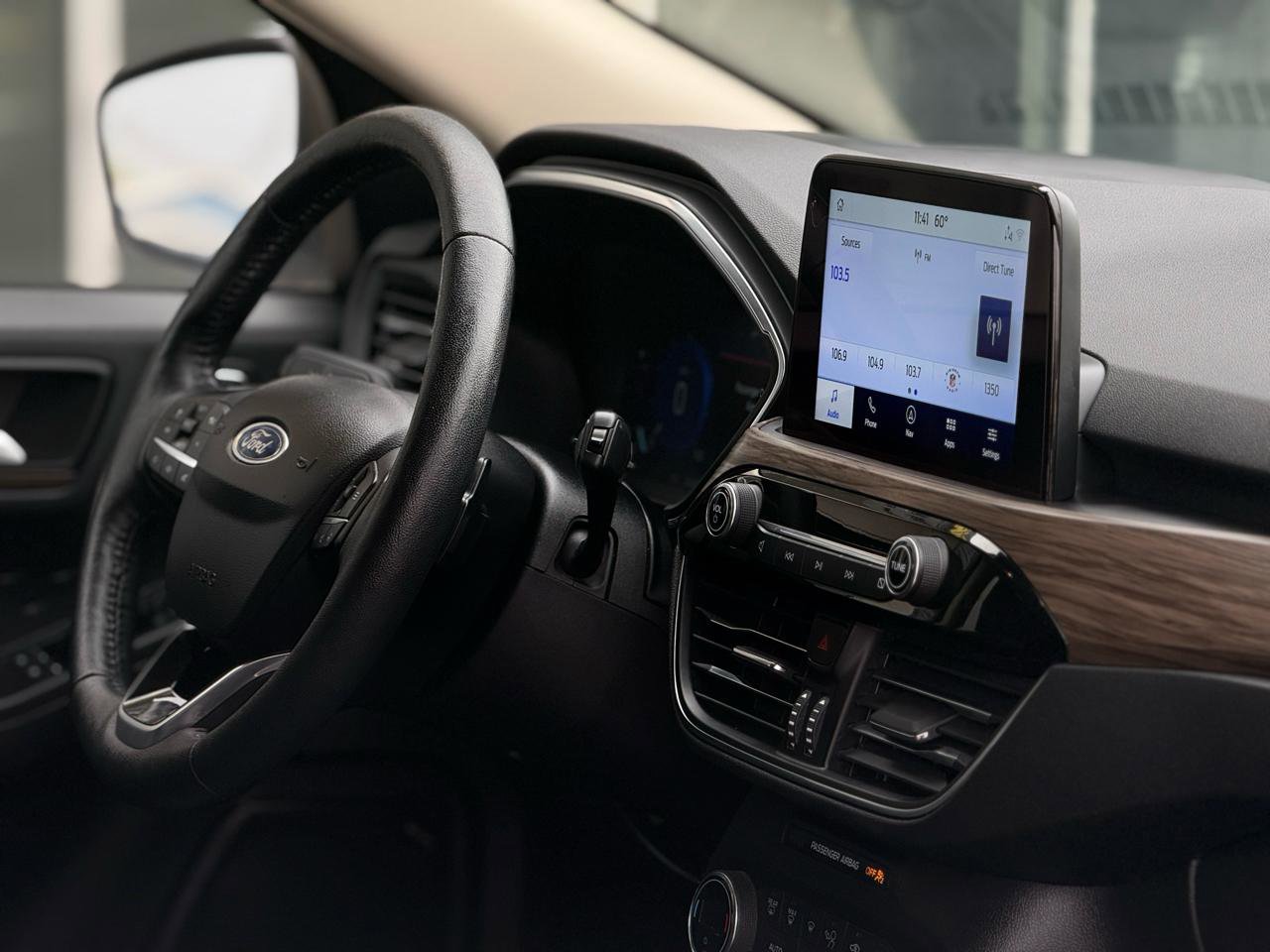 Used 2020 Ford Escape Titanium image 14