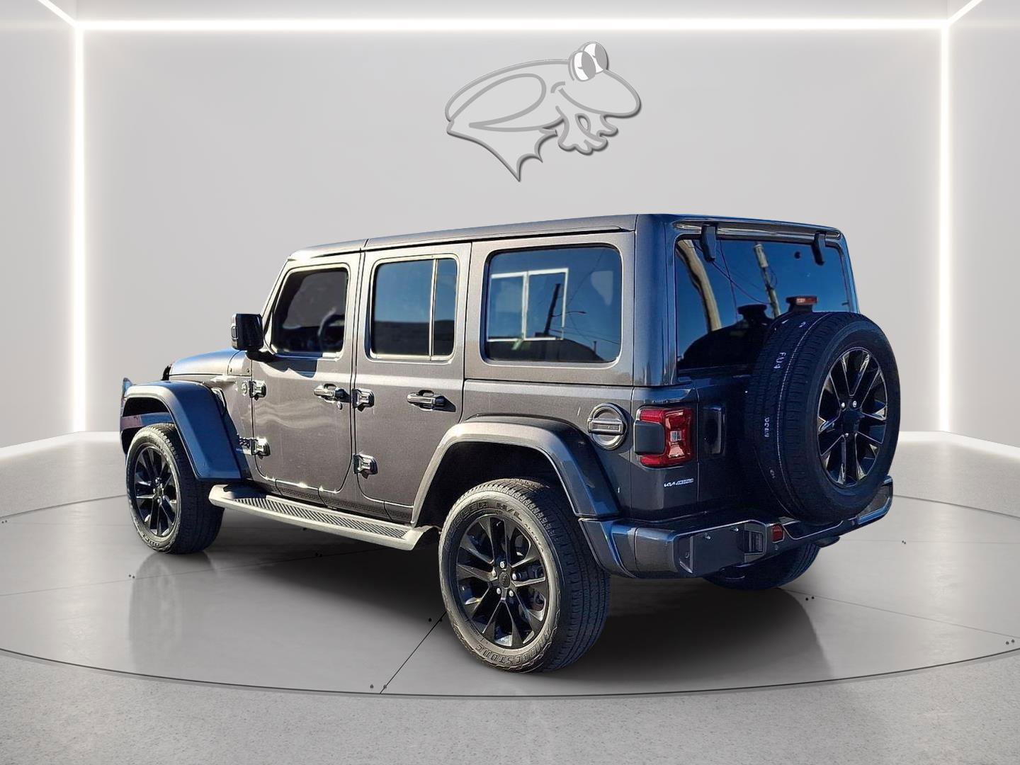 Used 2021 Jeep Wrangler Unlimited Sahara image 4