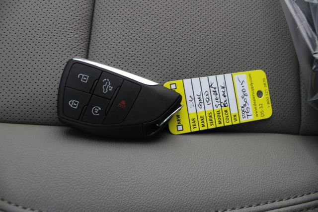 New 2026 GMC Sierra 1500 SLT w/ SLT Premium Plus Package AWD/4WD image 8