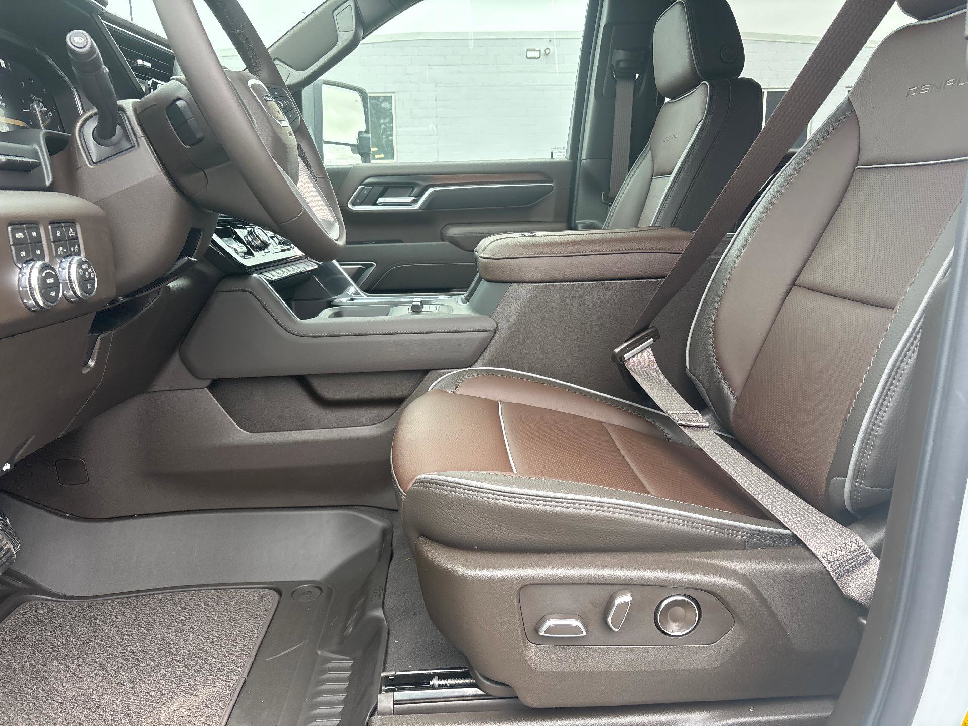 New 2026 GMC Sierra 3500 Denali w/ Technology Package image 16