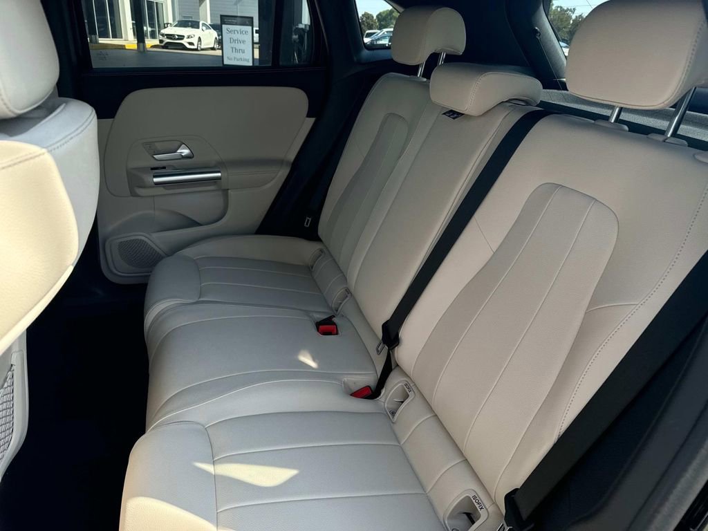 Used 2025 Mercedes-Benz GLA 250 image 7