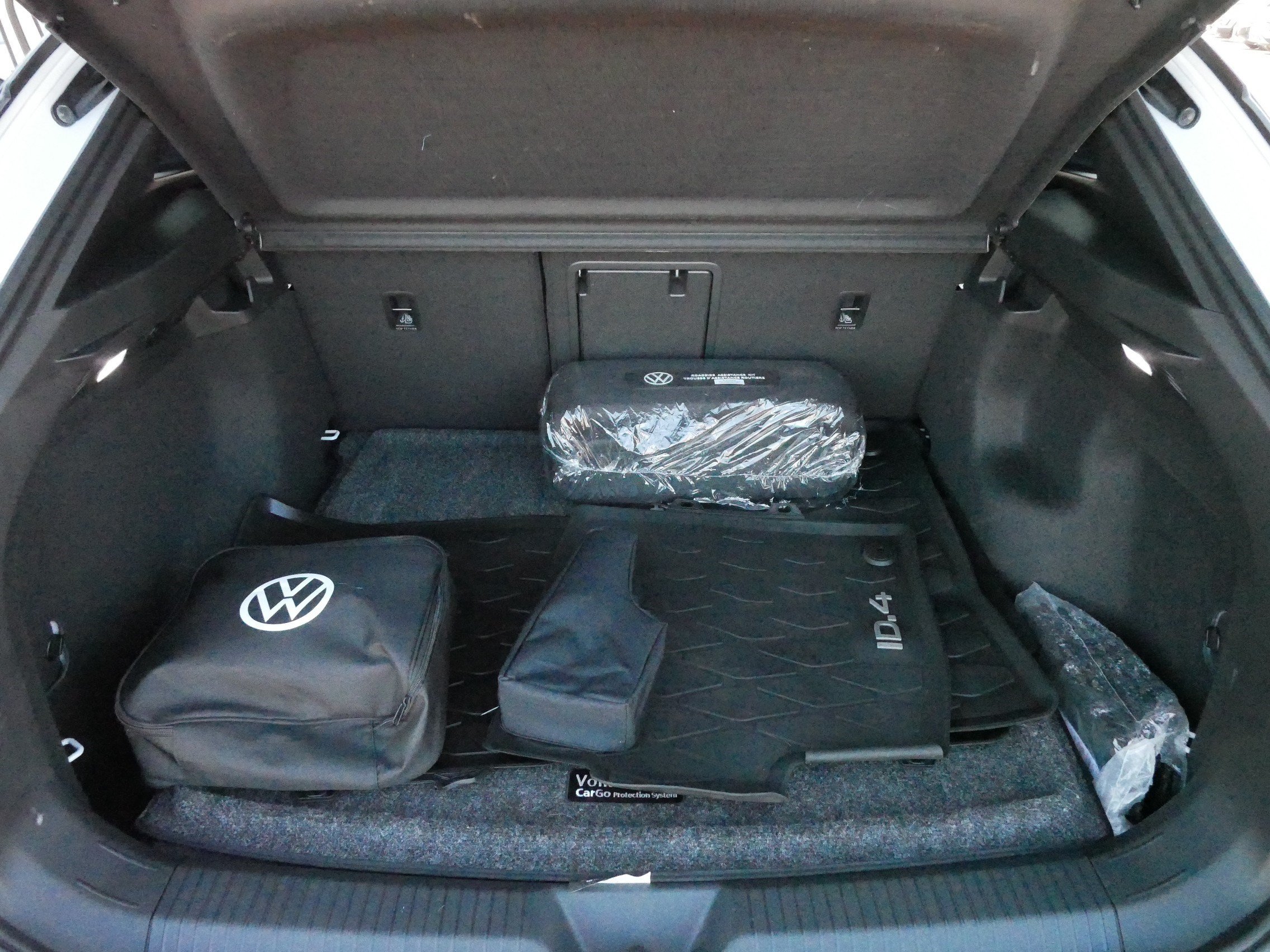 Used 2023 Volkswagen ID.4 Pro S AWD/4WD image 17