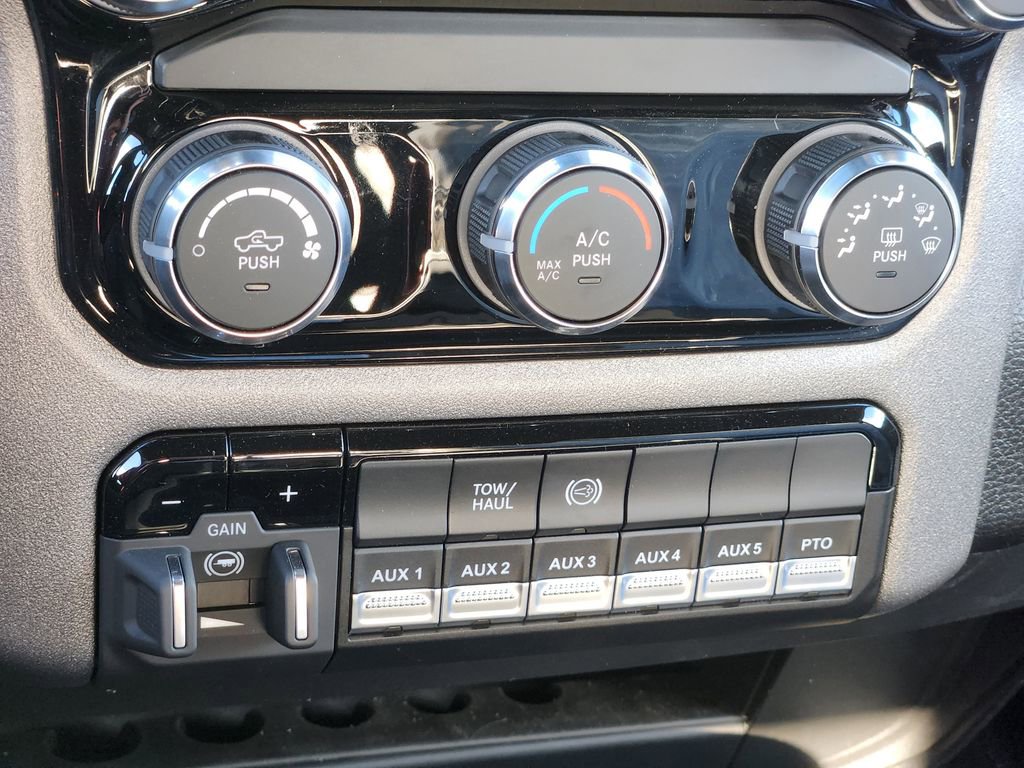 New 2026 RAM 5500 Tradesman AWD/4WD image 10