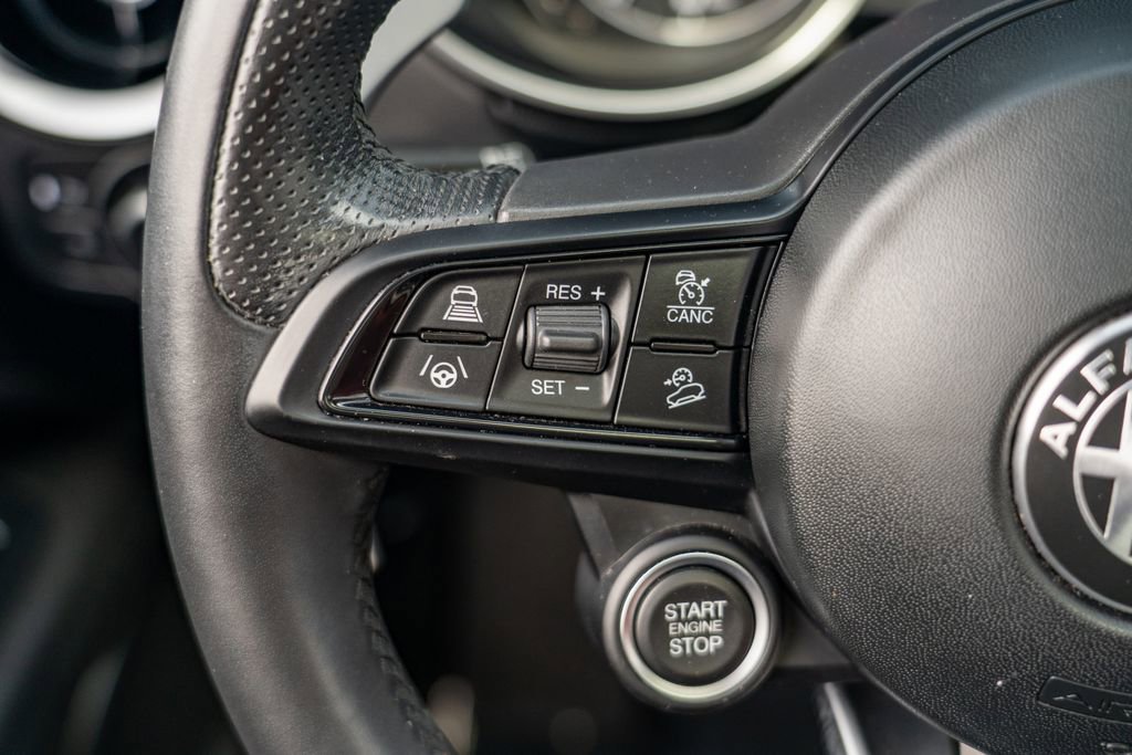 Used 2023 Alfa Romeo Stelvio Veloce AWD/4WD image 30