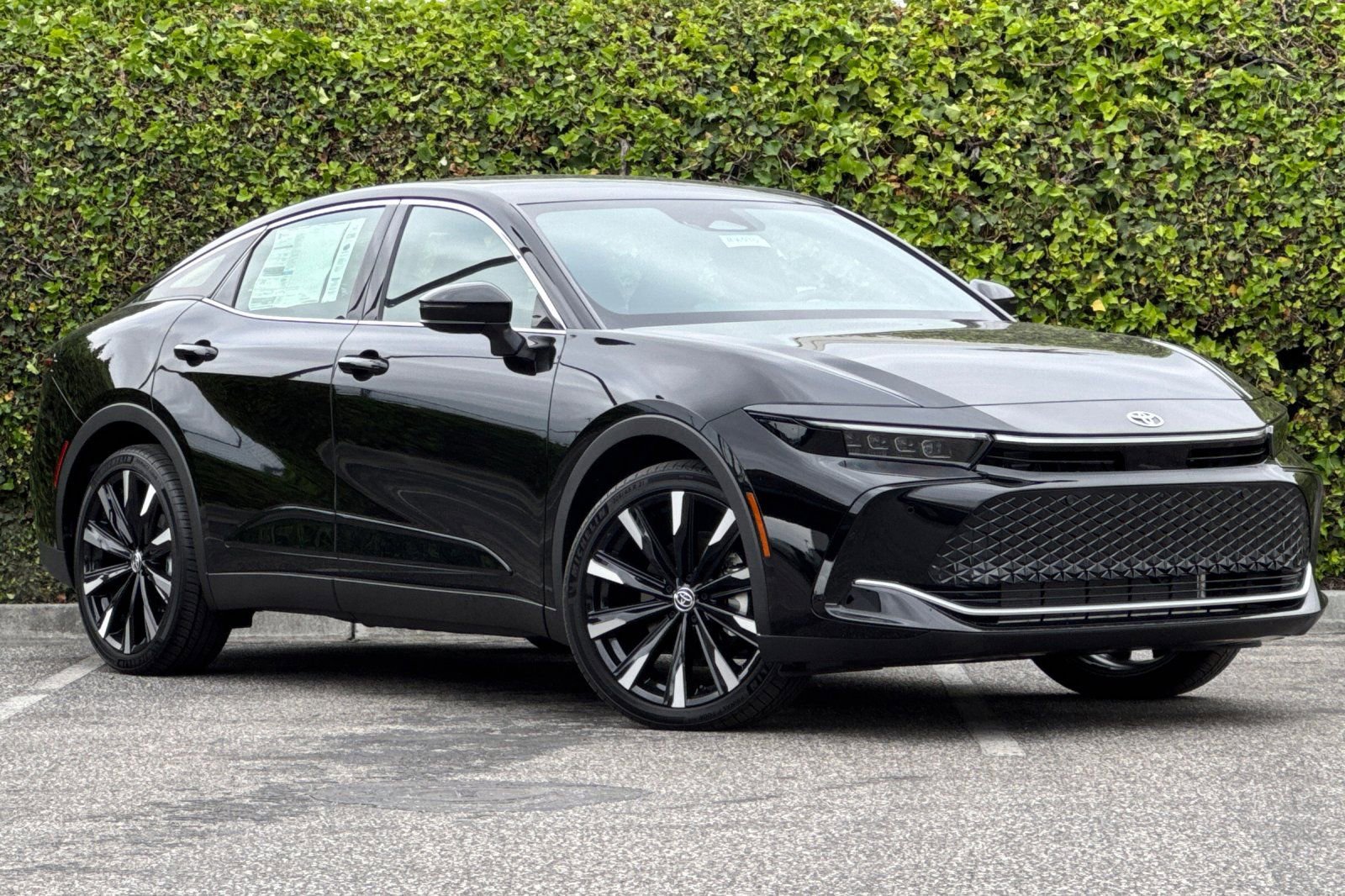 New 2026 Toyota Crown Platinum image 2