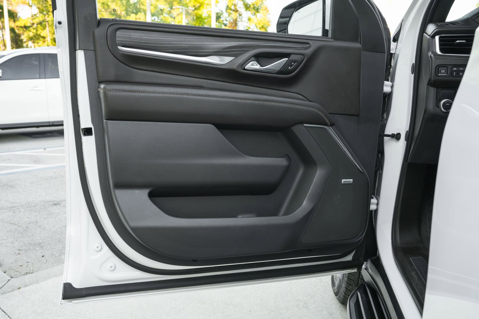 Used 2024 GMC Yukon XL Denali image 30