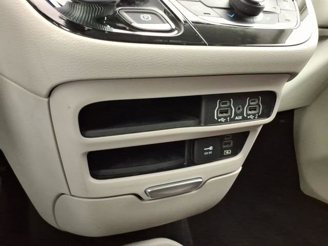 Used 2022 Chrysler Pacifica Touring-L FWD image 27