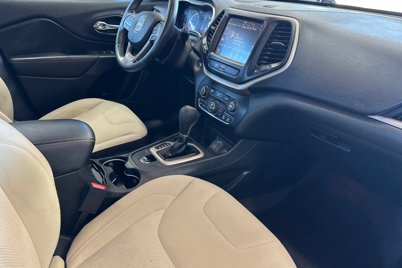 Used 2016 Jeep Cherokee 75th Anniversary FWD image 16