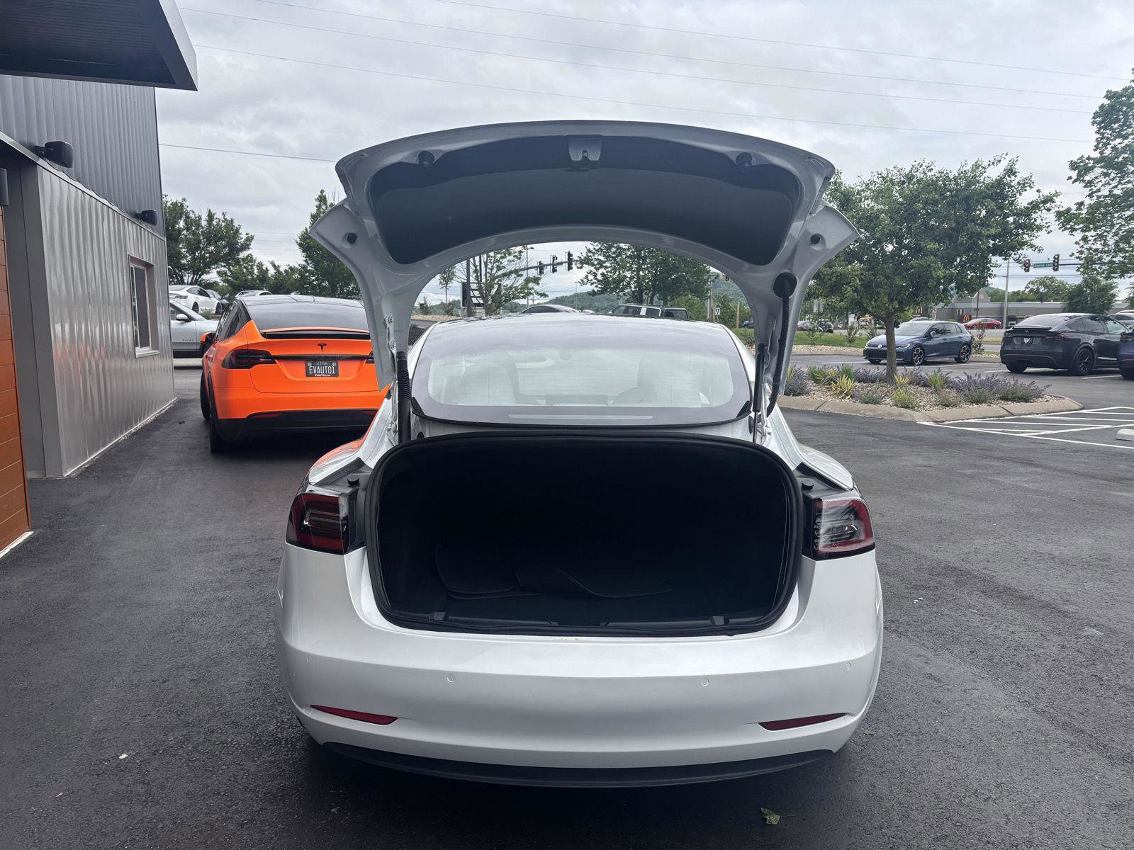 Used 2022 Tesla Model 3 Long Range AWD/4WD image 8