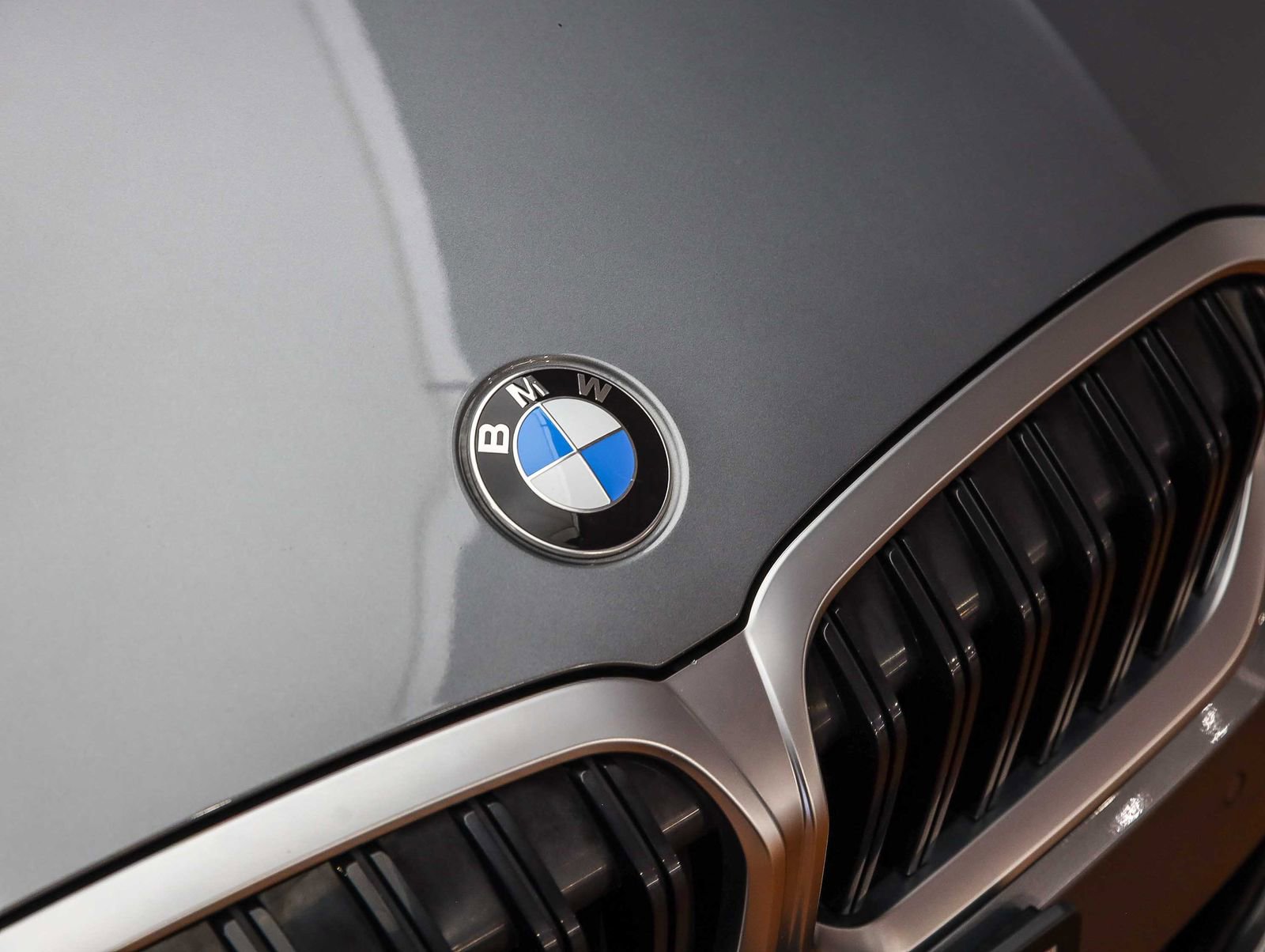 Used 2024 BMW 330i Sedan w/ Premium Package RWD image 9