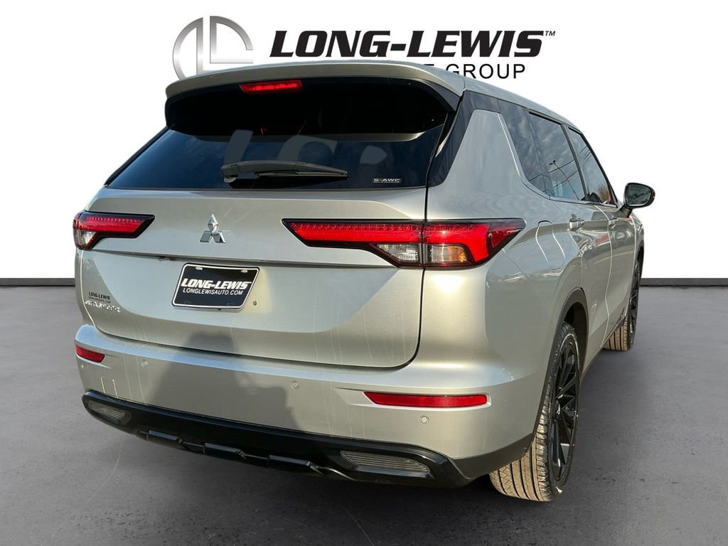 Used 2022 Mitsubishi Outlander SEL Black Edition image 5