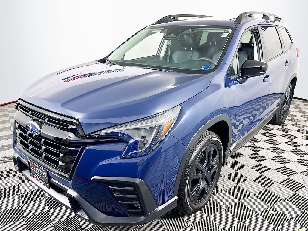 Used 2025 Subaru Ascent Bronze Edition image 3
