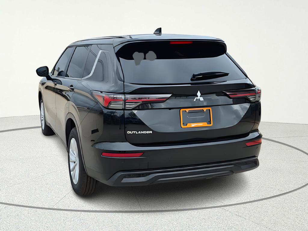 New 2026 Mitsubishi Outlander ES image 5