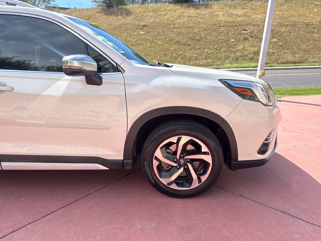 Used 2023 Subaru Forester Touring AWD/4WD image 35