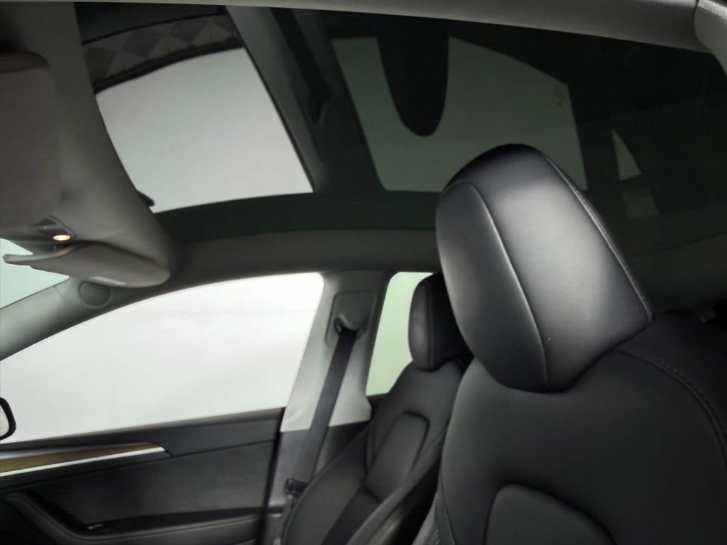 Used 2024 Tesla Model Y Long Range image 23