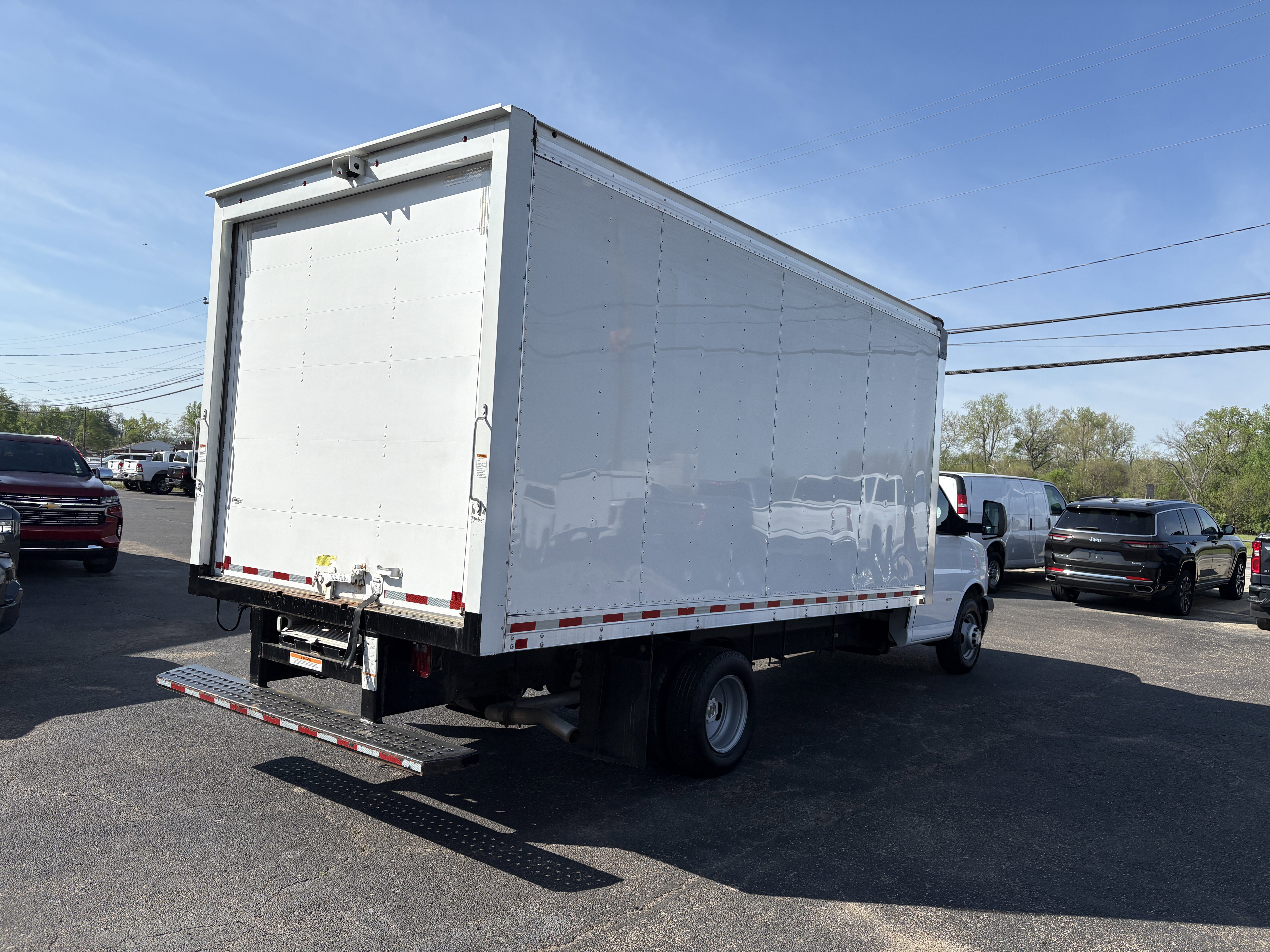 Used 2021 Chevrolet Express 3500 w/ Power Convenience Package image 5