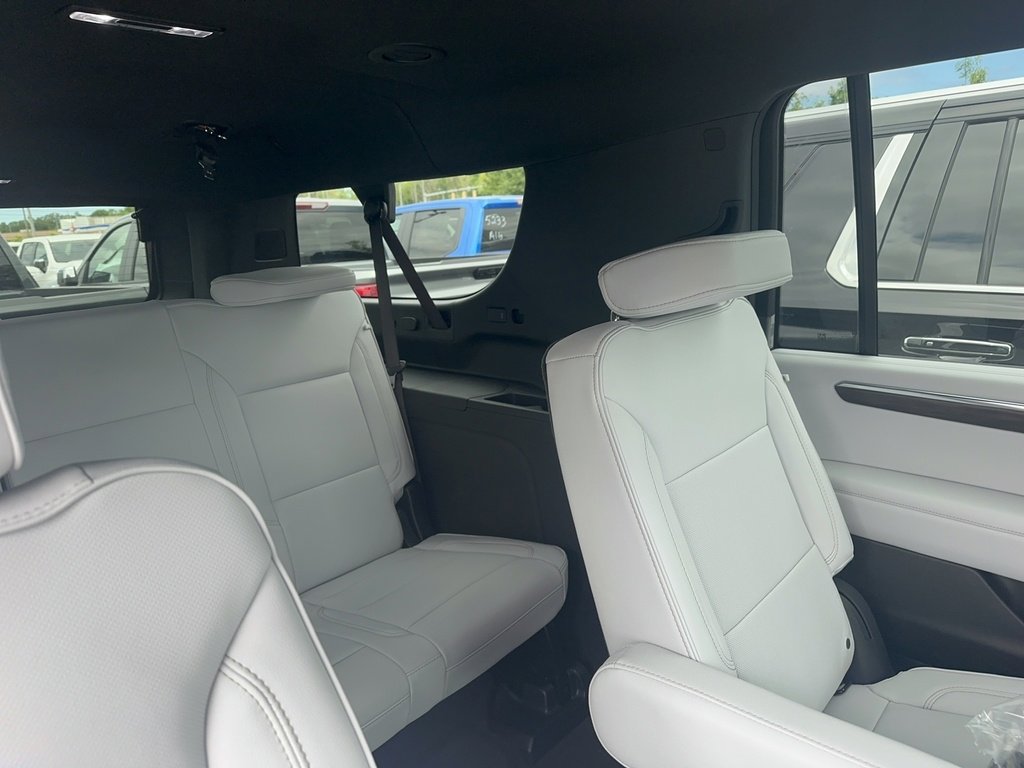 New 2025 Chevrolet Suburban Premier image 10