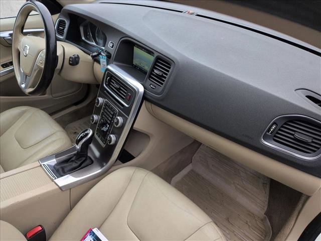 Used 2015 Volvo V60 T5 Premier w/ Protection Package image 22