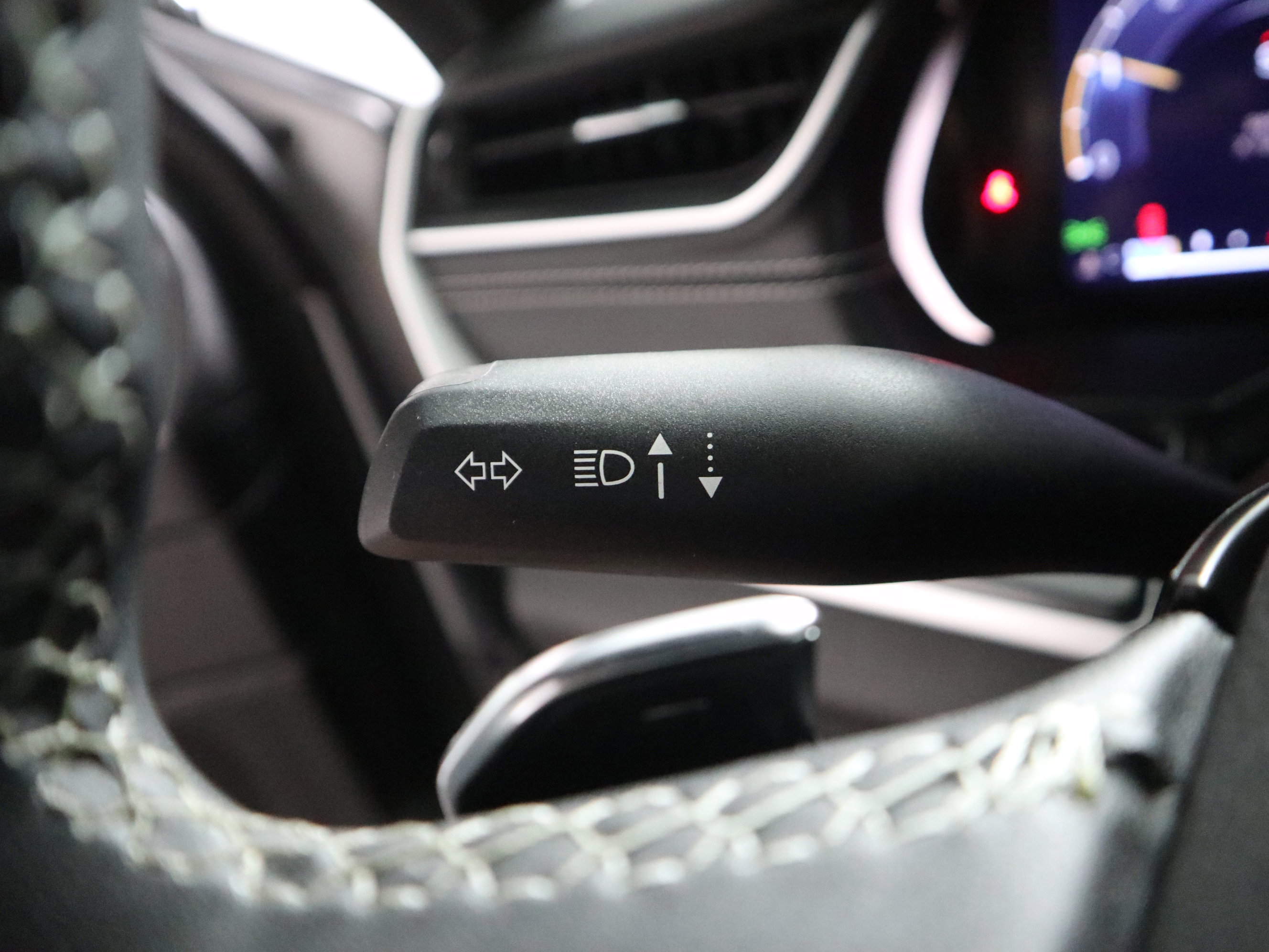 Used 2023 Jeep Grand Cherokee L Laredo AWD/4WD image 26