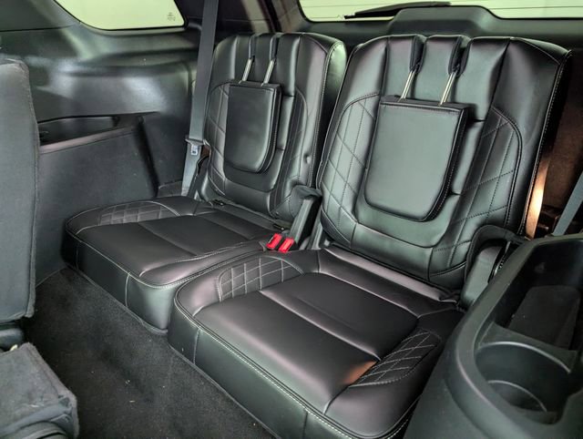 Used 2019 Ford Explorer Platinum image 18