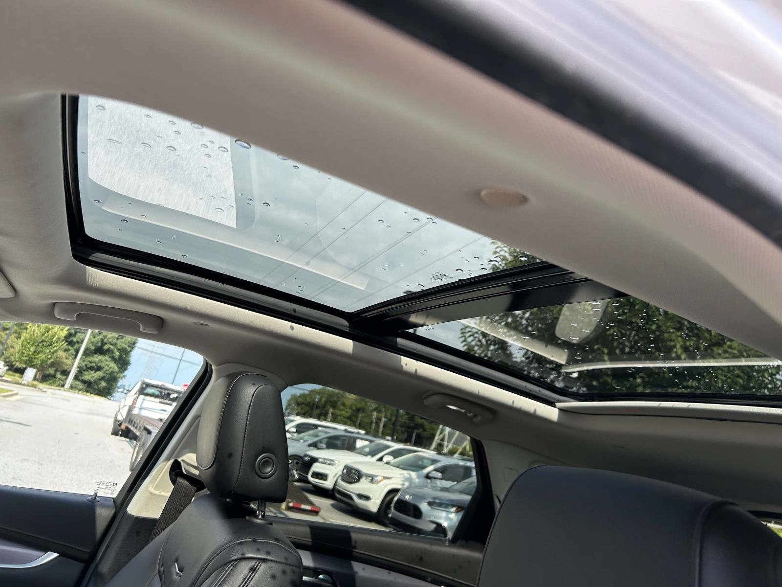 Used 2018 Cadillac XT5 Premium Luxury FWD image 19