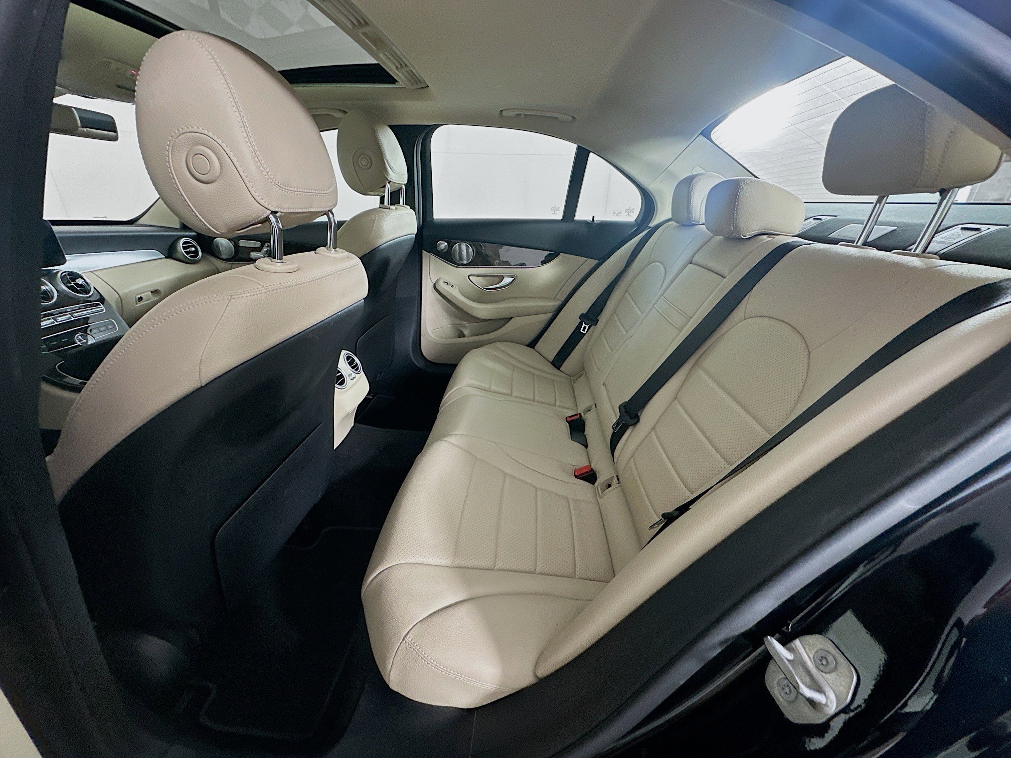 Used 2020 Mercedes-Benz C 300 Sedan image 27