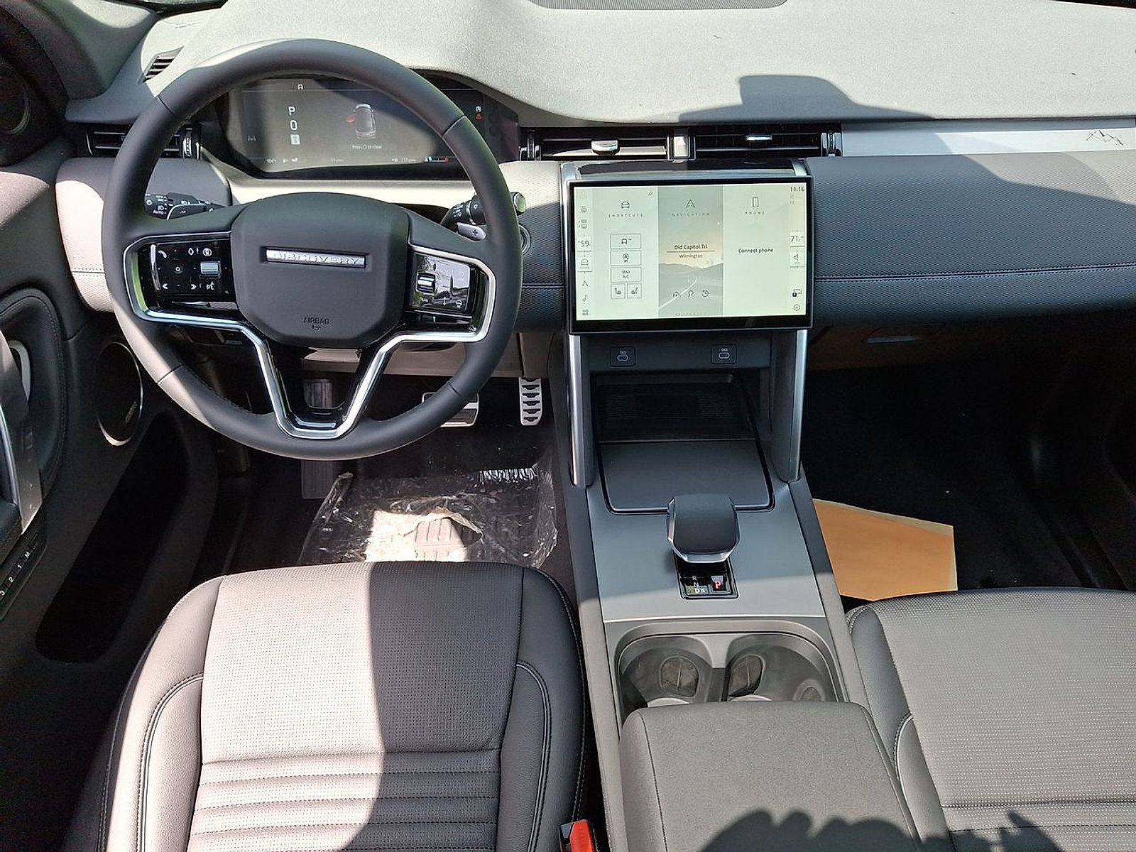 New 2026 Land Rover Discovery Sport Landmark AWD/4WD image 10