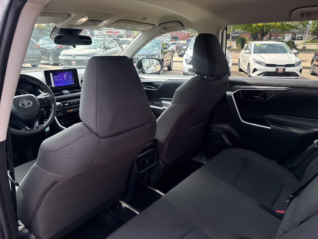 Used 2024 Toyota RAV4 LE AWD/4WD image 35