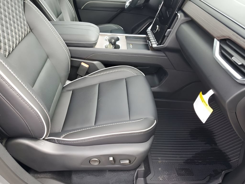 New 2026 GMC Acadia Denali w/ Super Cruise Package FWD image 18