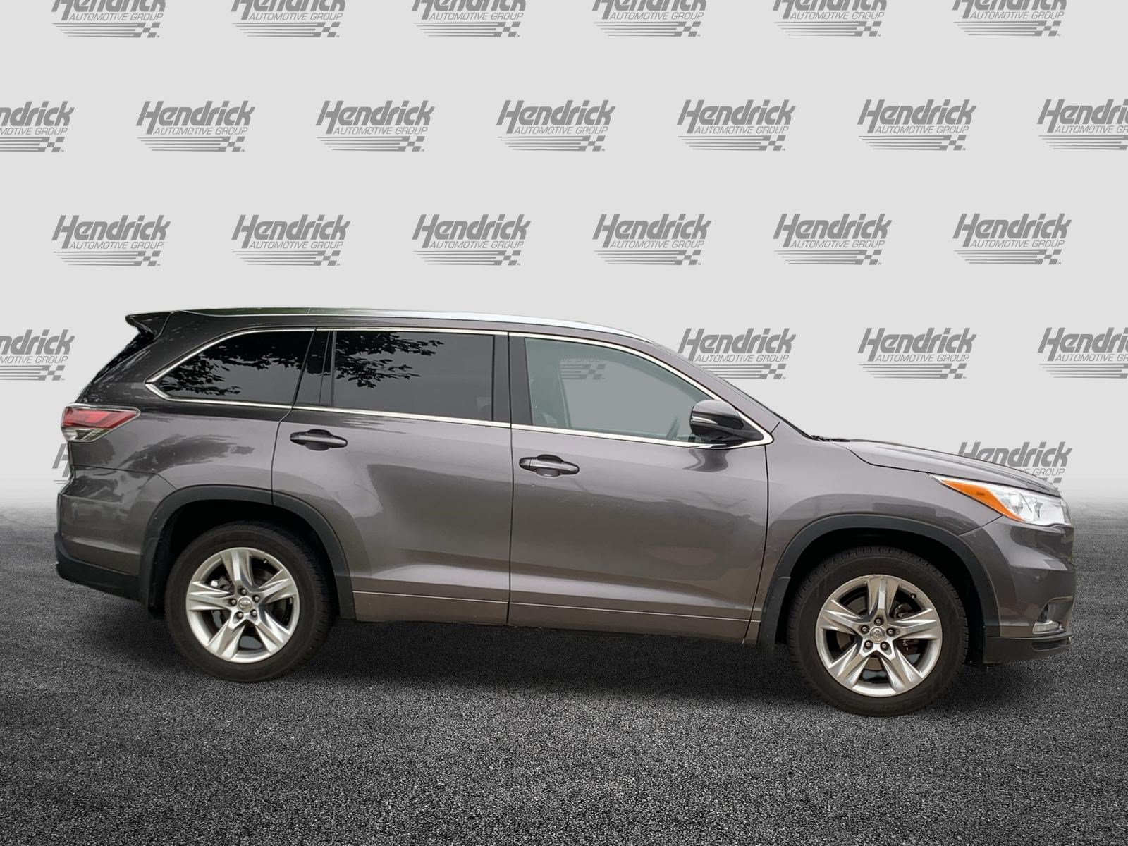 Used 2015 Toyota Highlander Limited Platinum AWD/4WD image 11