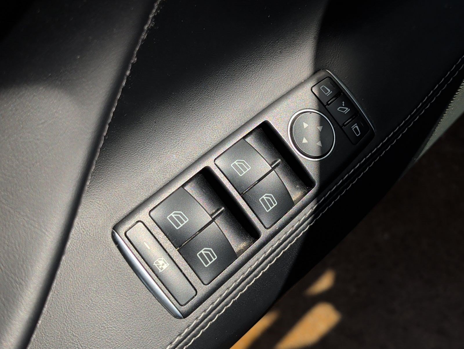 Used 2017 Tesla Model S 75 RWD image 9